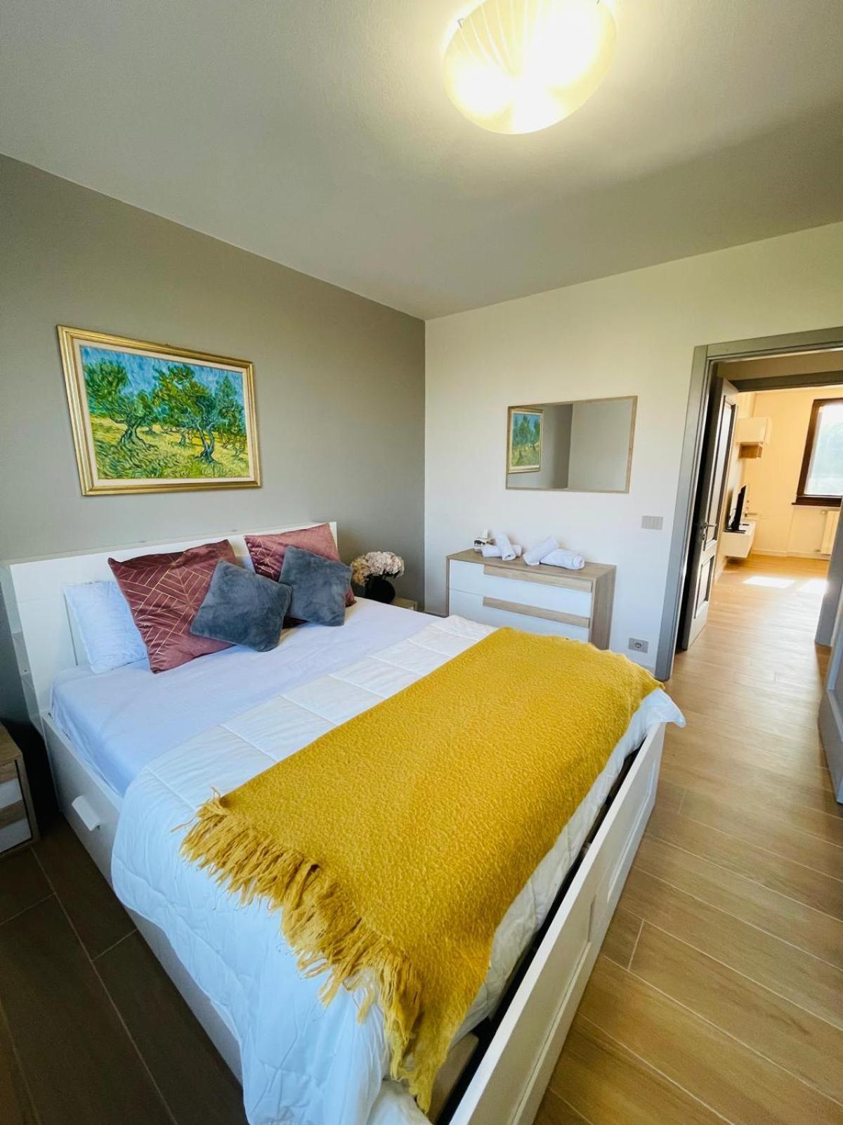 Holiday Flat In Villa San Gregorio With Pool Melazzo Exterior foto