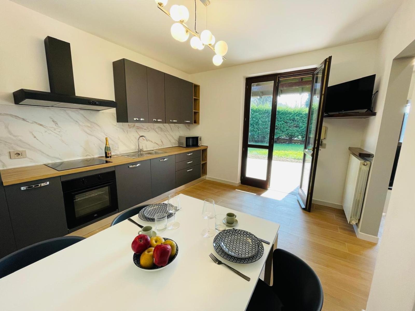 Holiday Flat In Villa San Gregorio With Pool Melazzo Exterior foto